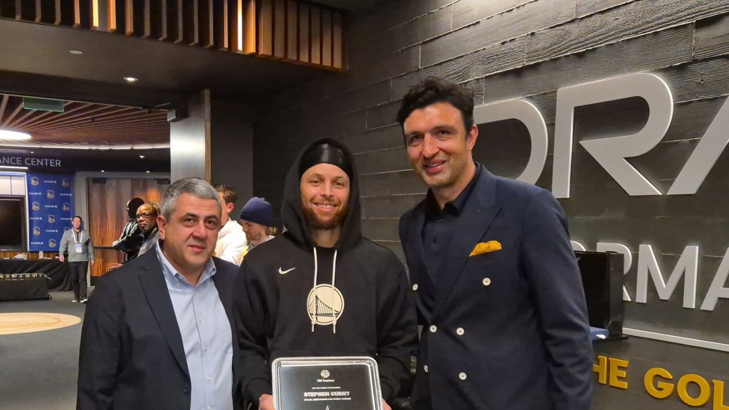 Os grandes nomes do basquetebol Stephen Curry e Zaza Pachulia são revelados enquanto Embaixadores Especiais da ONU&nbsp;Turismo