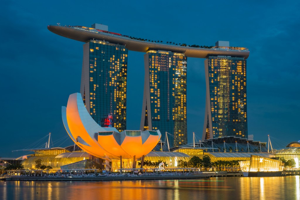 Boom de viagens em Singapura: chegadas internacionais devem bater recordes em&nbsp;2025