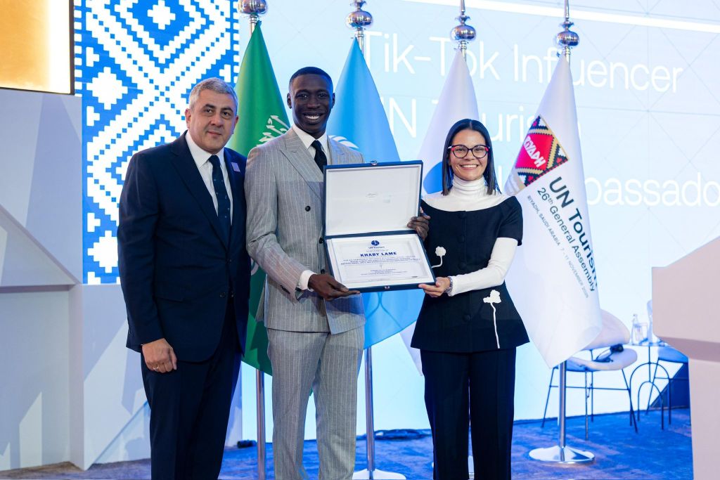A ONU Turismo dá as boas-vindas à estrela do TikTok Khaby Lame como novo embaixador, reconhecendo o papel fundamental da economia&nbsp;criativa